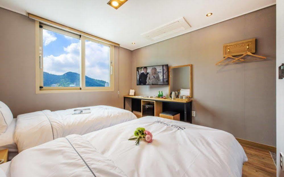 Sea Star Hostel Yeosu Εξωτερικό φωτογραφία