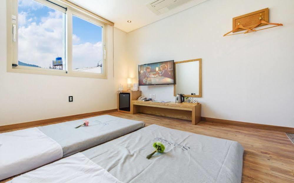 Sea Star Hostel Yeosu Εξωτερικό φωτογραφία